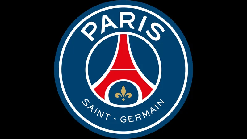 Cầu thủ PSG vươn lên đánh đầu trong trận đấu với Bayern Munich Cầu thủ PSG vươn lên đánh đầu trong trận đấu với Bayern Munich